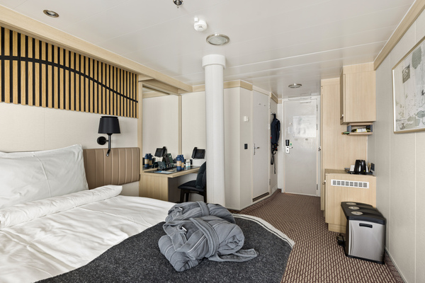 HX Hurtigruten Expeditions MS Fram Polar Outside Outside Cabin FJ 2 ©Espen Mills.jpg